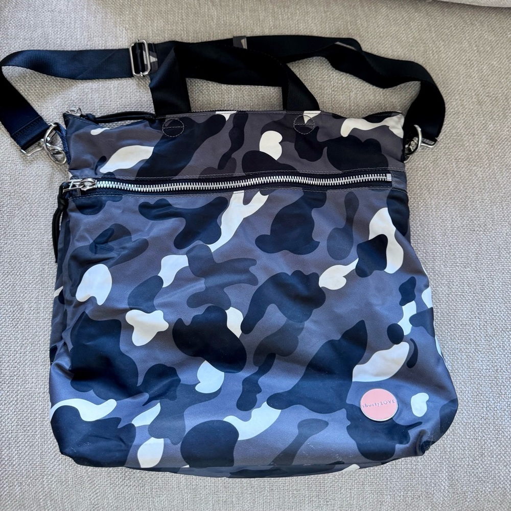 Shorty LOVE Amuse Black and Gray Camouflage Men's Bag